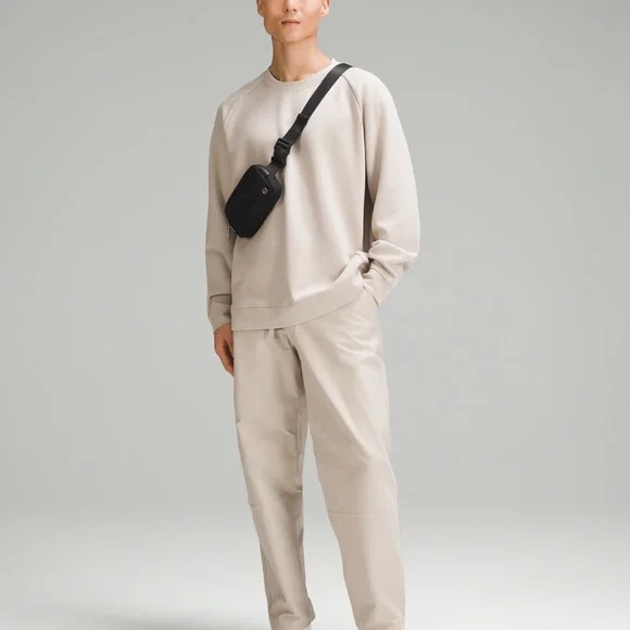 NWT lululemon 1L Black Belt Bag - Picture 6 of 6